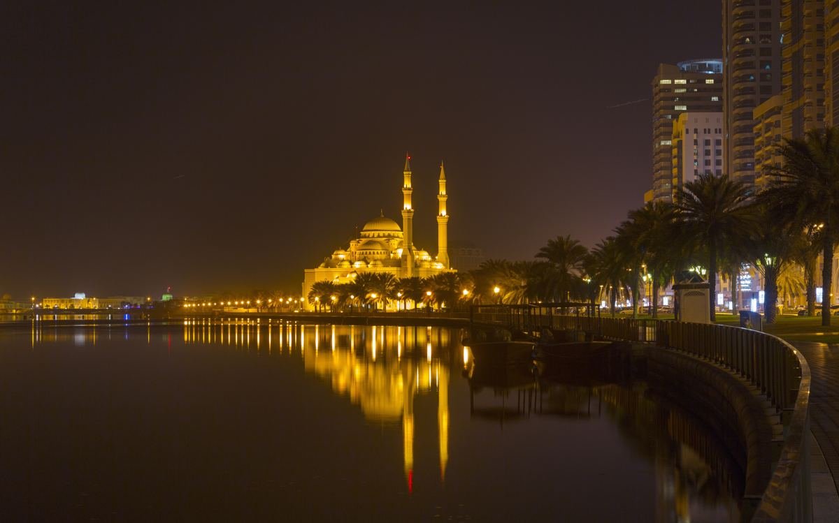 Al Taqwa Mosque on the Sharjah waterfront at night